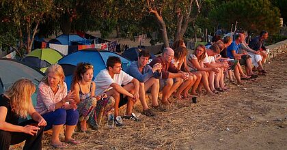 Der Campingplatz im Sommerurlaub nach Korsika in Frankreich mit ABeR - Alternative Bus Reisen.