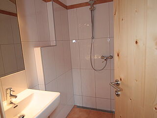 4er Ferienwohnung Nr.4 im Haus Gamsalm in Österreich im Grossglockner Resort mit Hoefer Sport und Reisen.