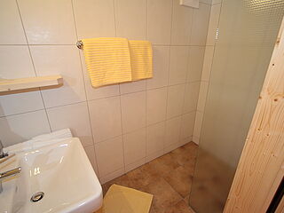4er Ferienwohnung Nr.5 im Haus Gamsalm in Österreich im Grossglockner Resort mit Hoefer Sport und Reisen.