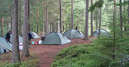 Zelten auf der Sommerreise in Schweden im Urlaub für Familien.