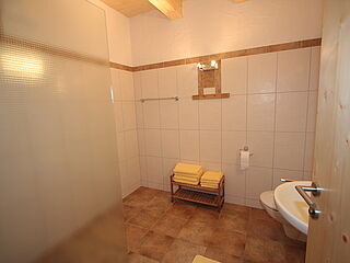 6-7er Ferienwohnung Nr.2 im Haus Gamsalm in Österreich im Grossglockner Resort mit Hoefer Sport und Reisen.