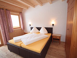 6-7er Ferienwohnung Nr.2 im Haus Gamsalm in Österreich im Grossglockner Resort mit Hoefer Sport und Reisen.