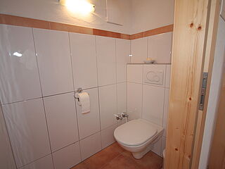 4er Ferienwohnung Nr.4 im Haus Gamsalm in Österreich im Grossglockner Resort mit Hoefer Sport und Reisen.