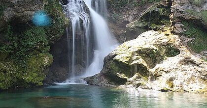 Sommerurlaub am faaker see in kärnten in österreich im Forellenhof. Wasserfall