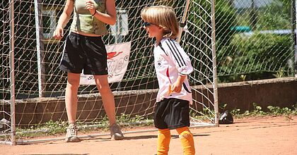 Sommerurlaub und Aktivreise in kärnten in österreich im Forellenhof.  Eltern-Kind-Reise. Fussball