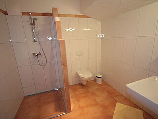 3er Ferienwohnung Nr.3 im Haus Gamsalm in Österreich im Grossglockner Resort mit Hoefer Sport und Reisen.